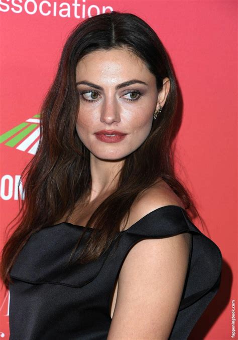 See Phoebe Tonkin Nude 